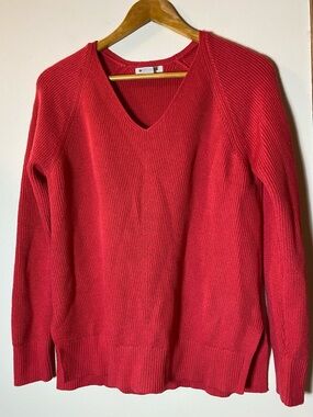 Athleta Women's V-Neck Ribbed Sweater in Red